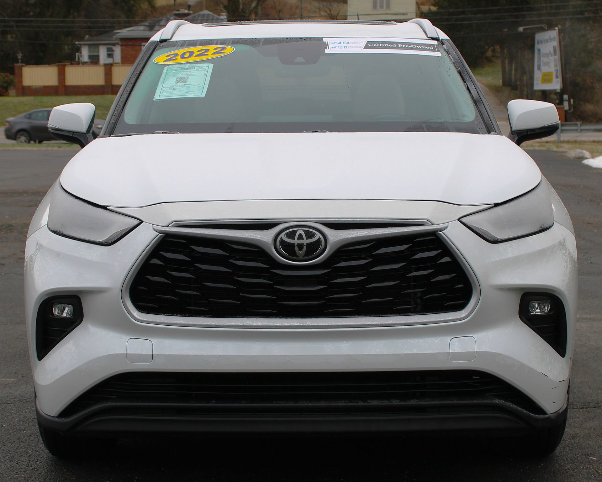 Used 2023 Toyota Highlander L image 2