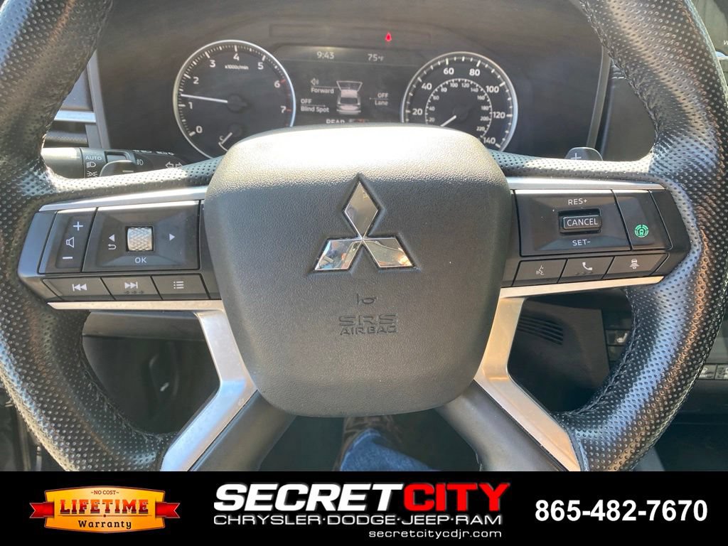 Used 2022 Mitsubishi Outlander SE AWD/4WD image 17