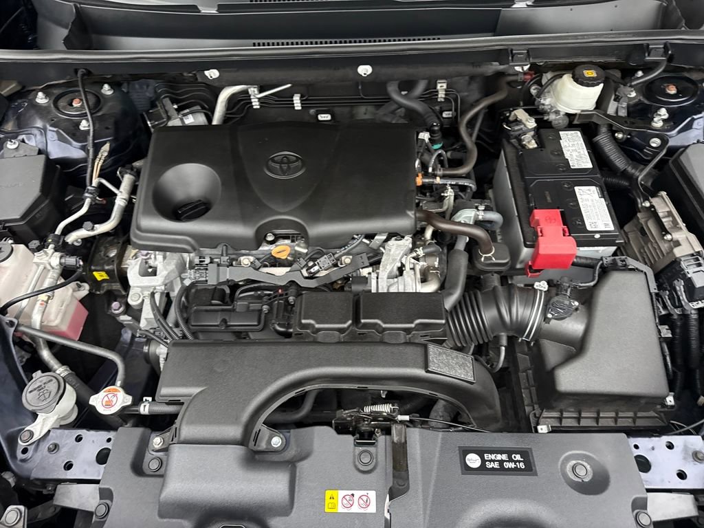 Used 2021 Toyota RAV4 XLE Premium image 28