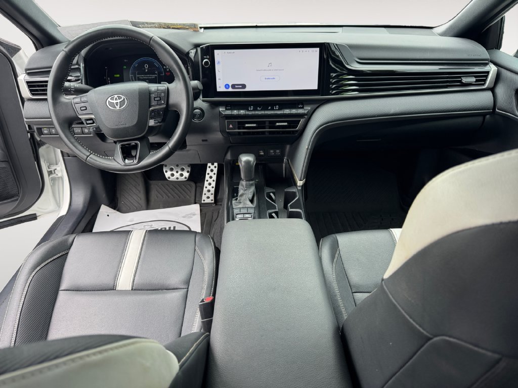 Used 2025 Toyota Camry SE w/ Multimedia Upgrade Package FWD image 10