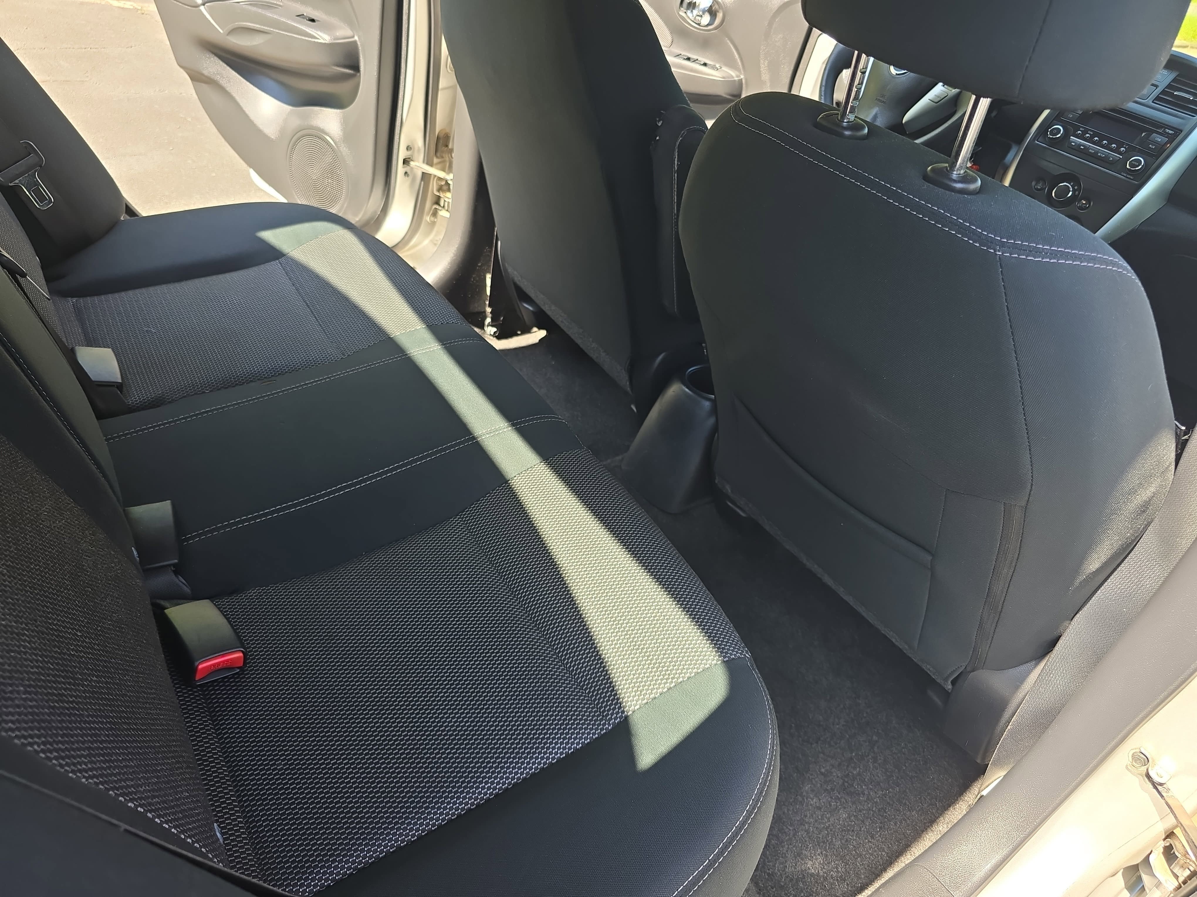 Used 2016 Nissan Versa SV FWD image 11