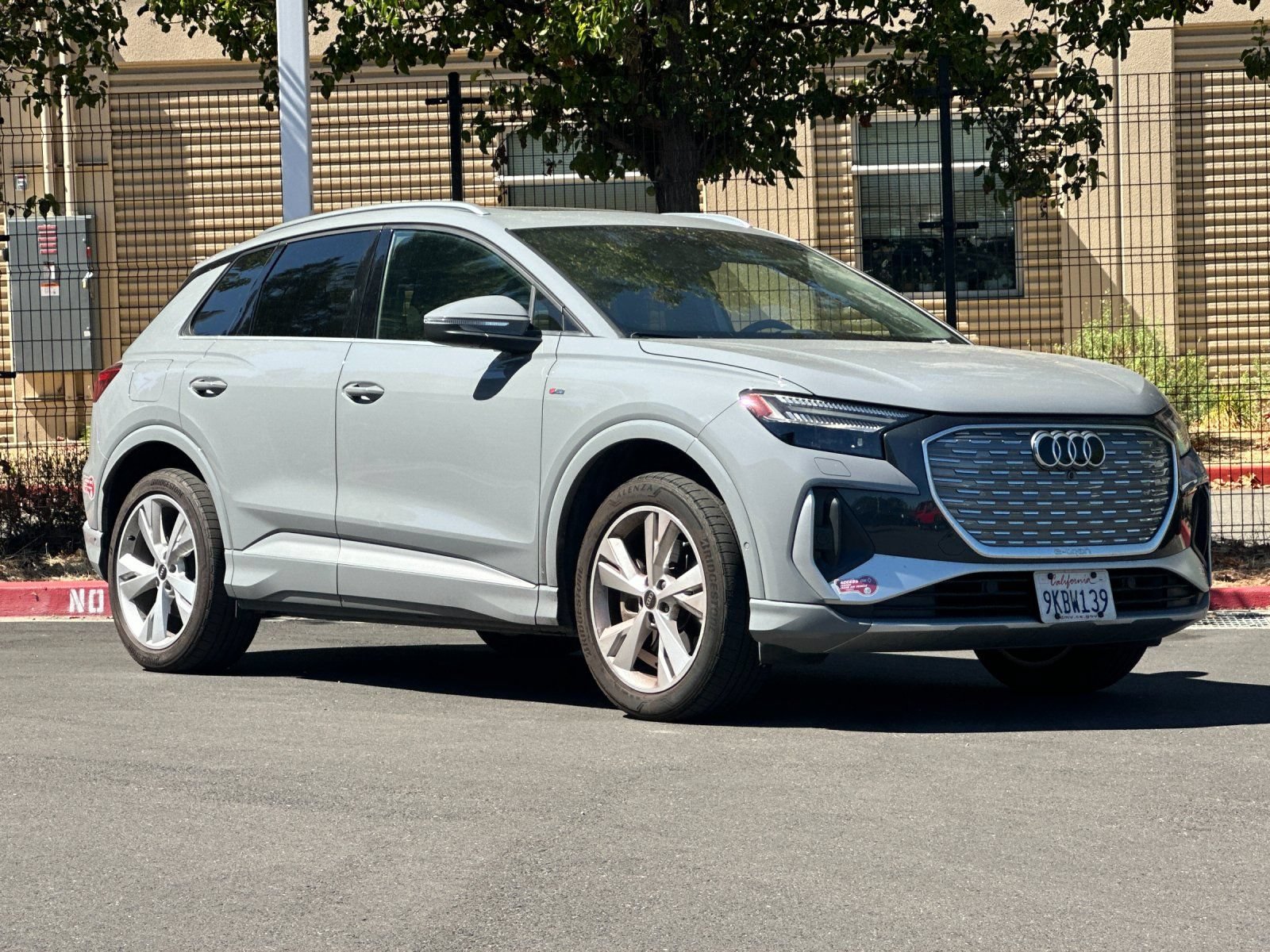 Used 2023 Audi Q4 e-tron Prestige w/ 20" Wheel Package AWD/4WD image 8