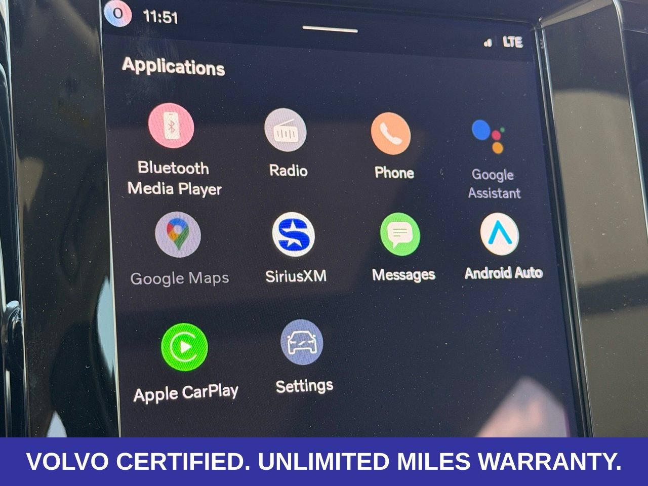 Certified 2026 Volvo XC40 B5 Plus AWD/4WD image 25