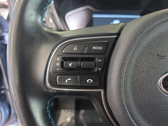 Used 2020 Kia Niro Touring image 16