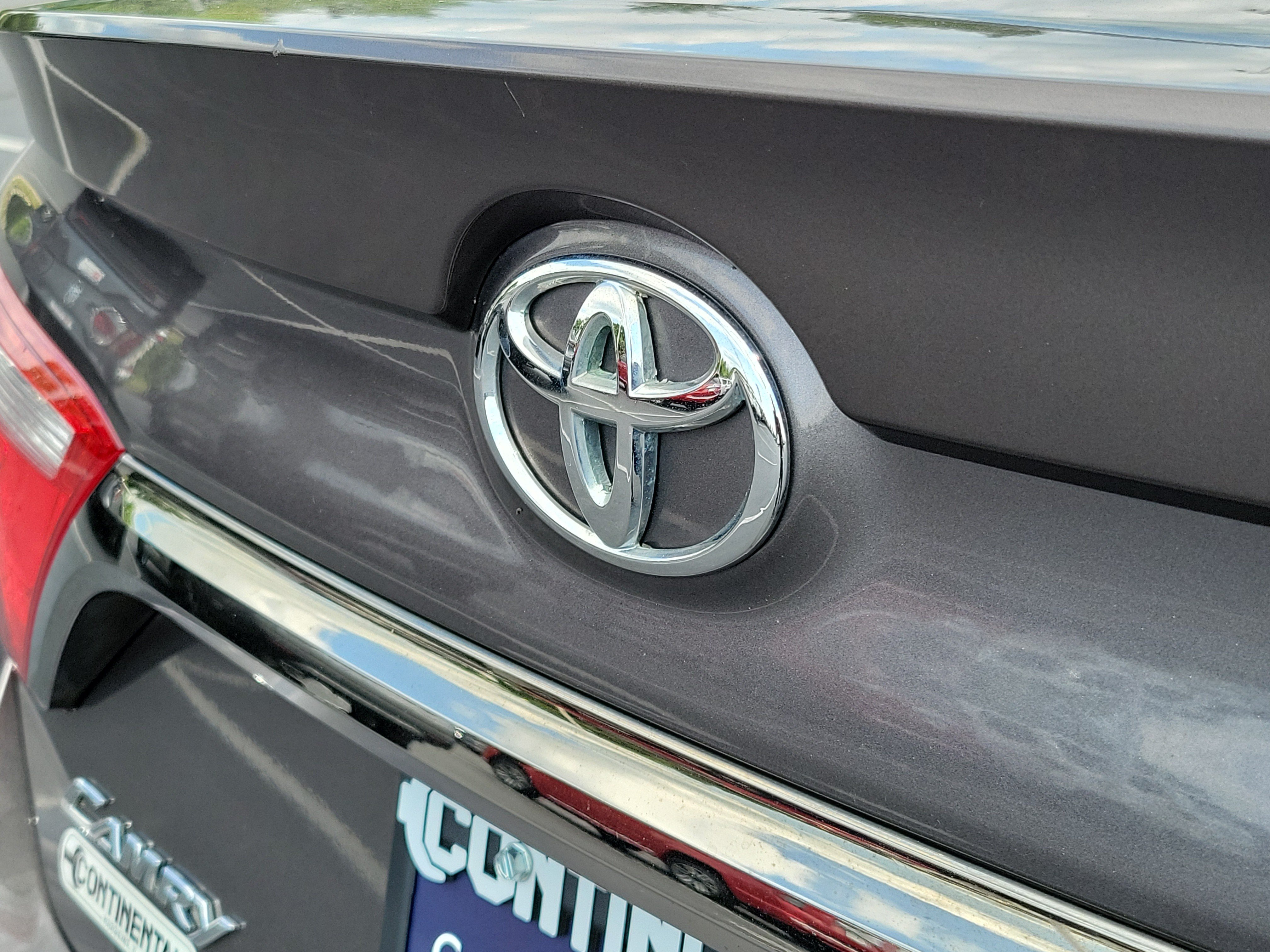 Used 2016 Toyota Camry SE FWD image 8
