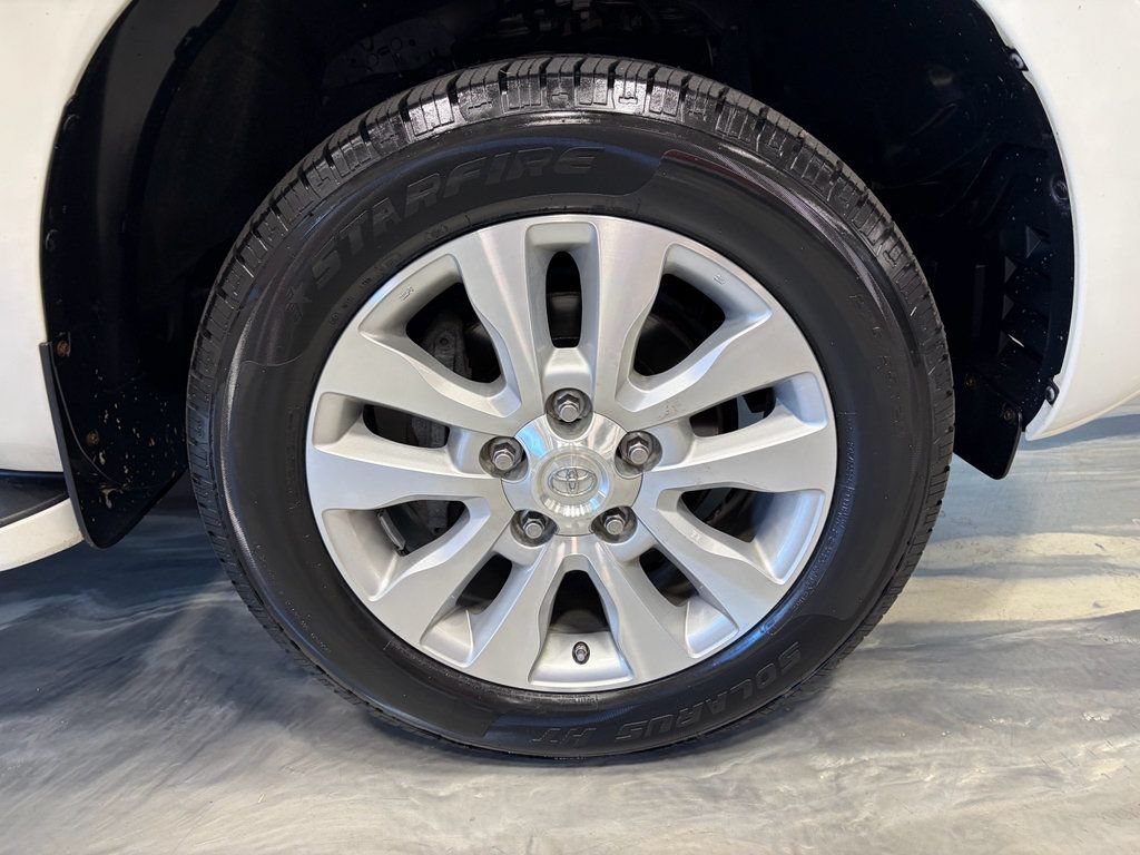 Used 2018 Toyota Sequoia Platinum AWD/4WD image 36