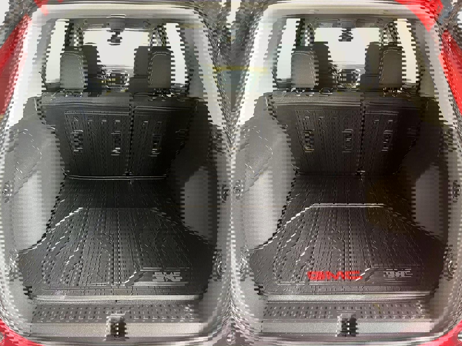 Used 2023 GMC Terrain SLE w/ Driver Convenience Package image 10