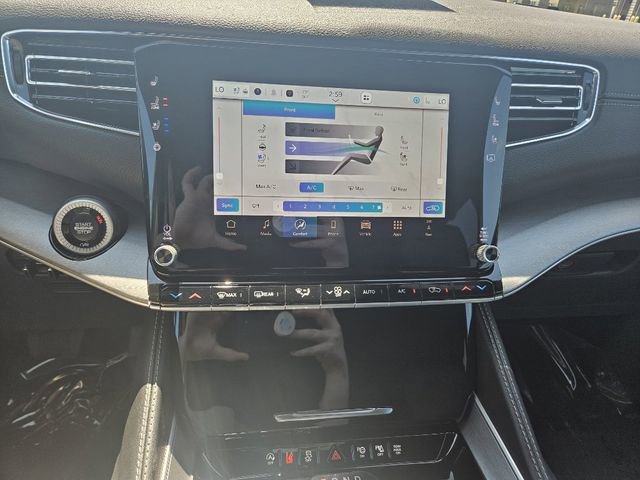 New 2025 Jeep Wagoneer L 4WD w/ Convenience Group I image 24