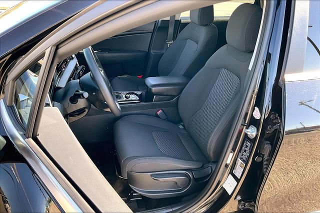 Used 2024 Kia Sportage LX image 18