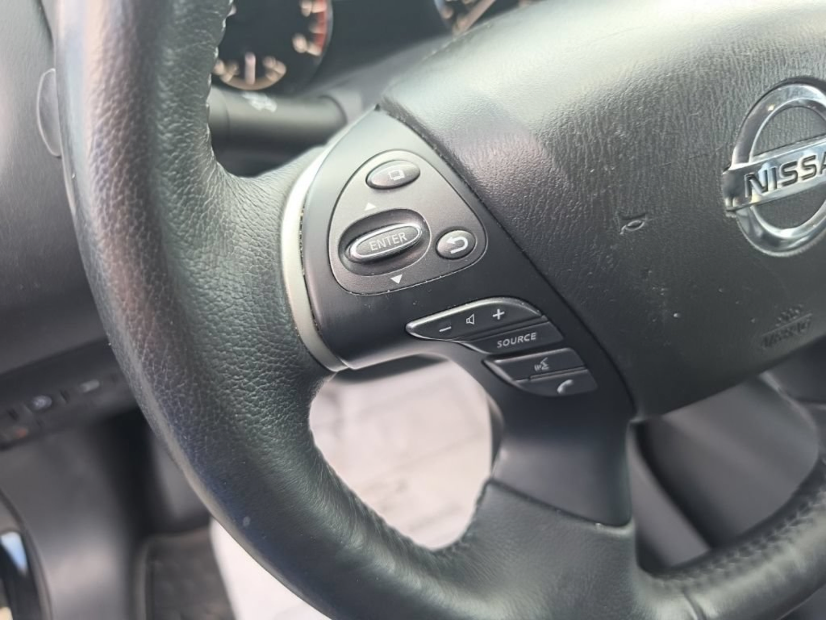 Used 2019 Nissan Pathfinder SL FWD image 21