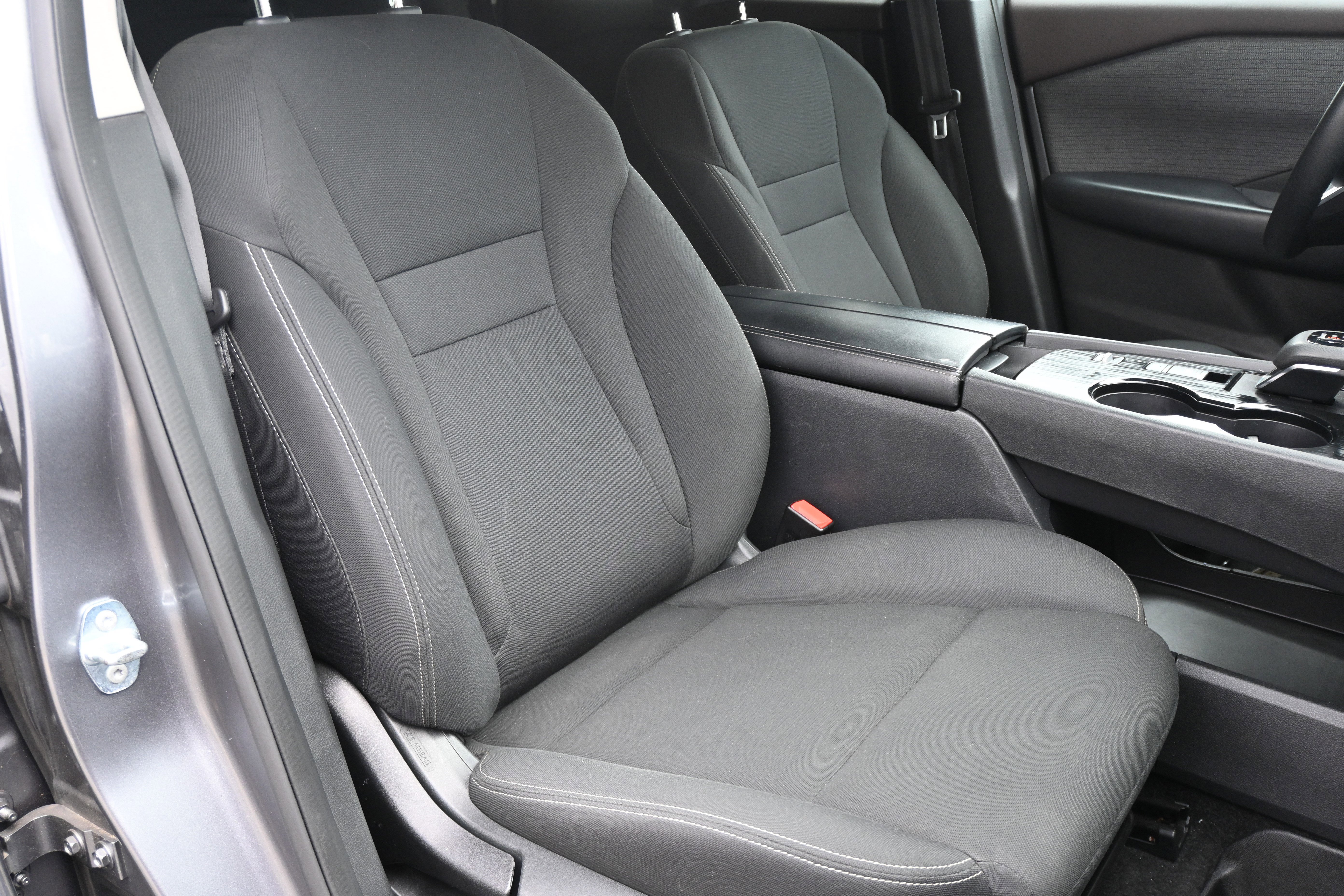 Used 2023 Nissan Rogue S image 32