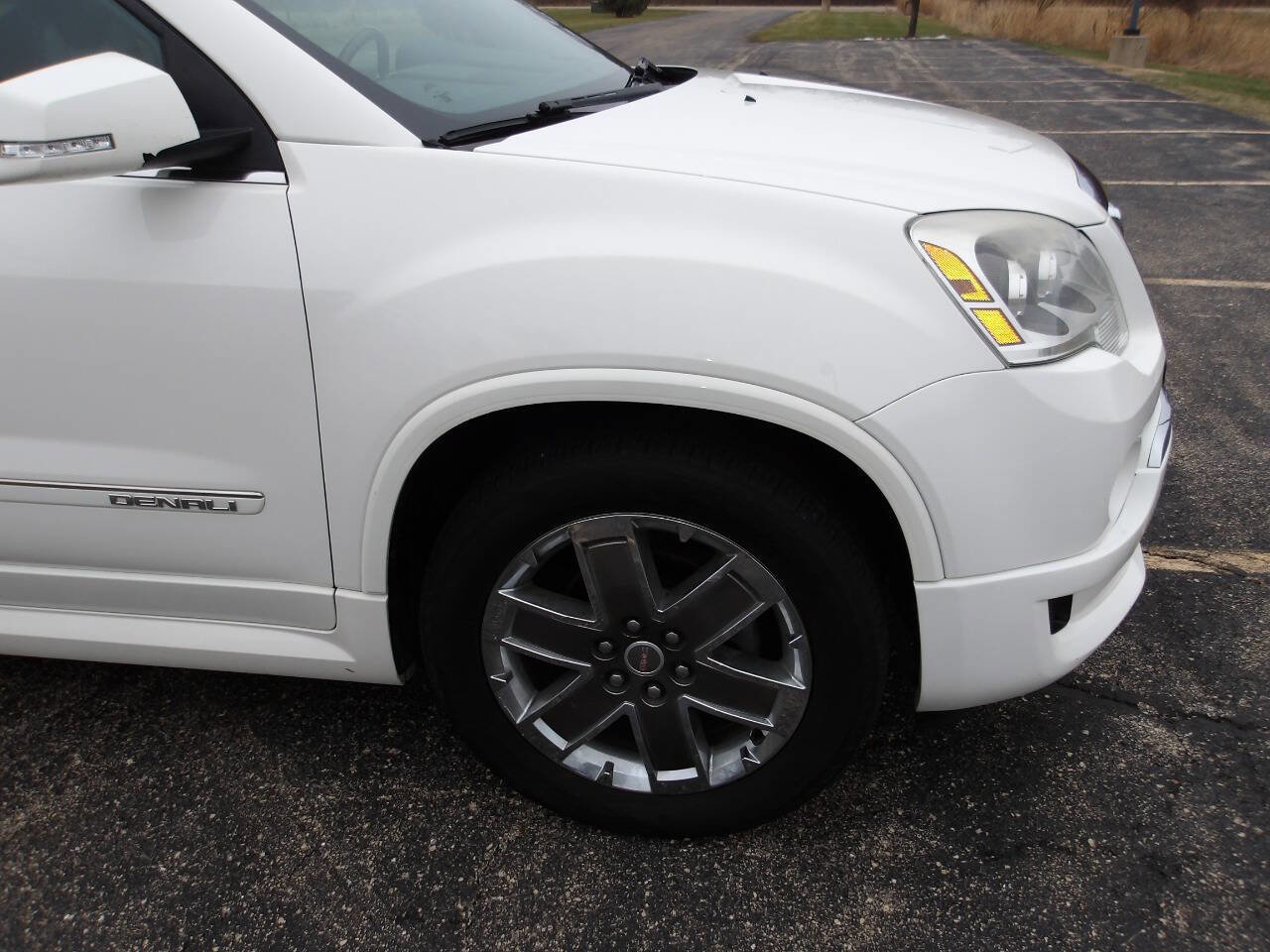 Used 2011 GMC Acadia Denali image 34