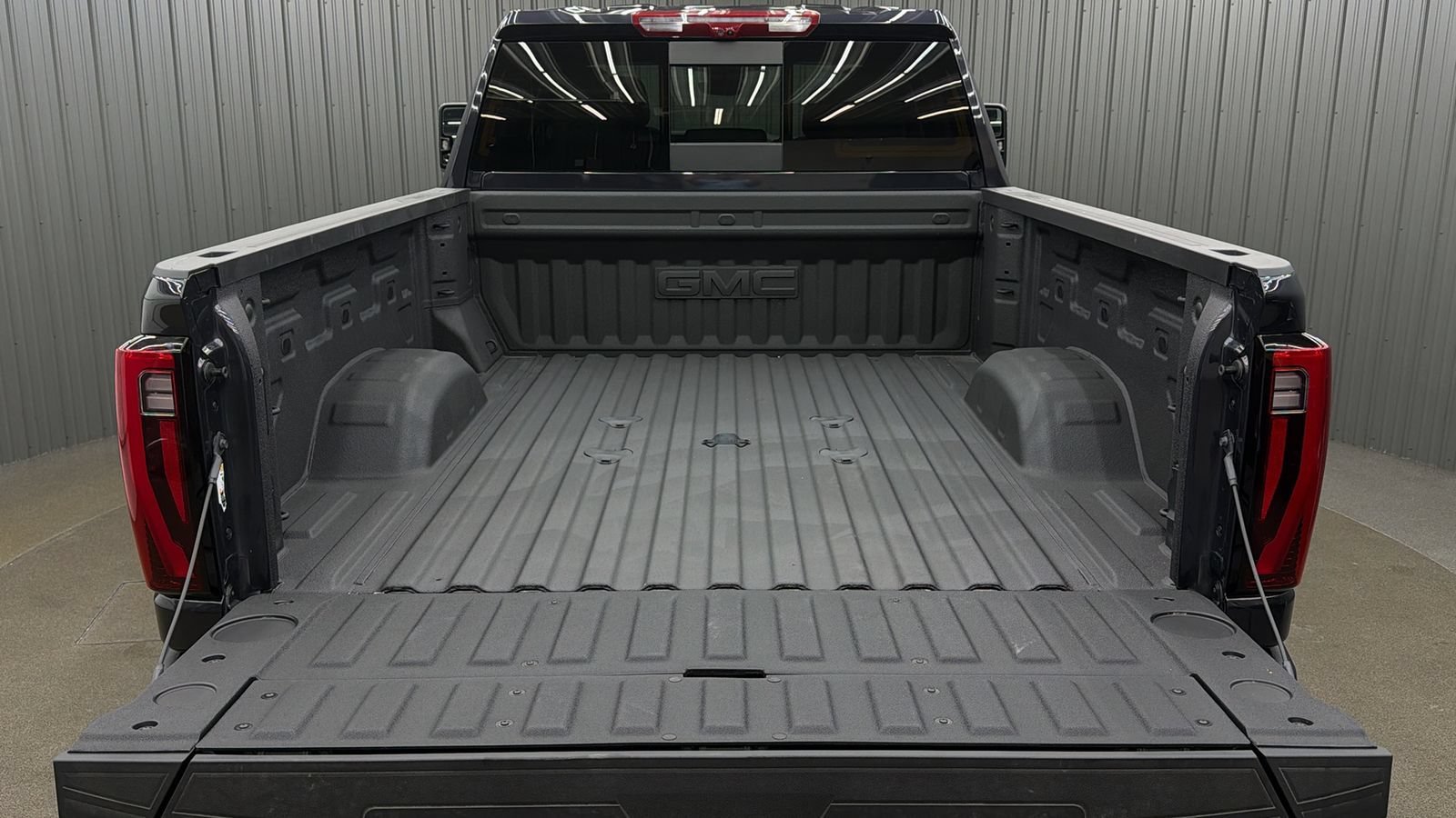 Used 2026 GMC Sierra 3500 Denali w/ Denali Reserve Package AWD/4WD image 17