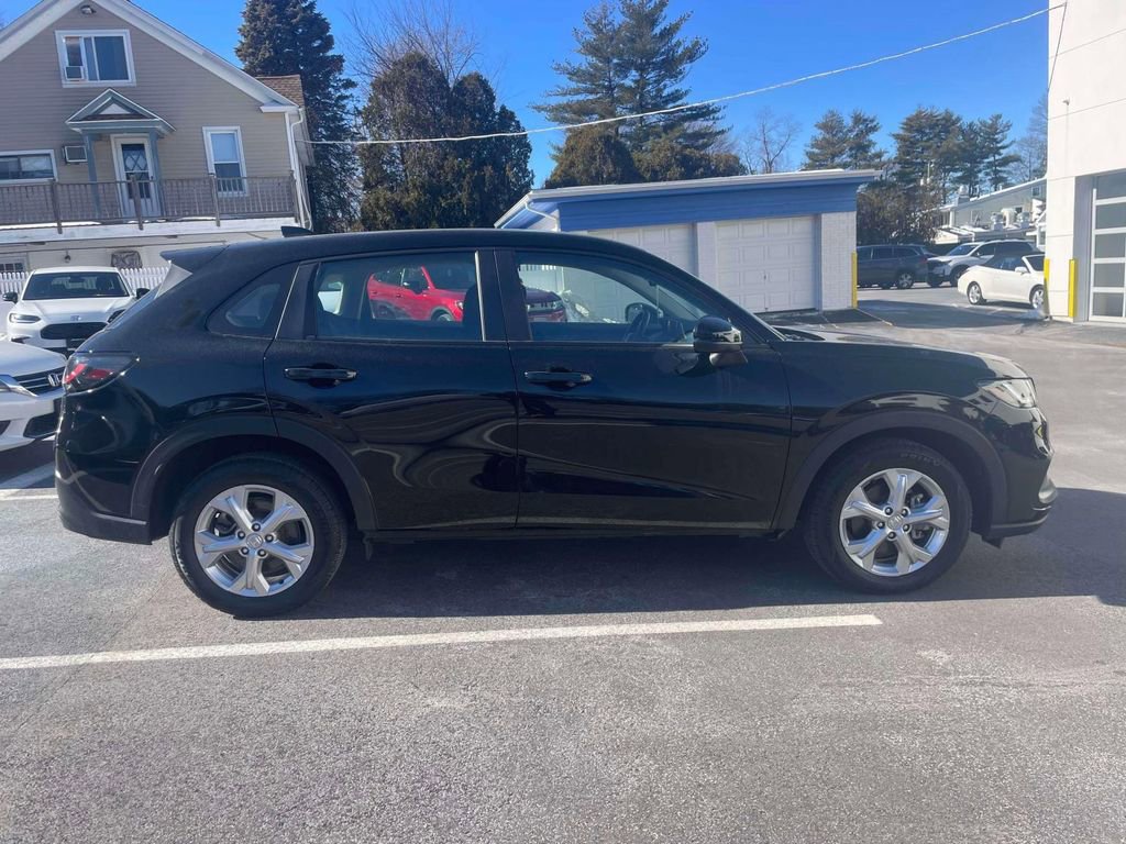 Certified 2024 Honda HR-V LX image 4