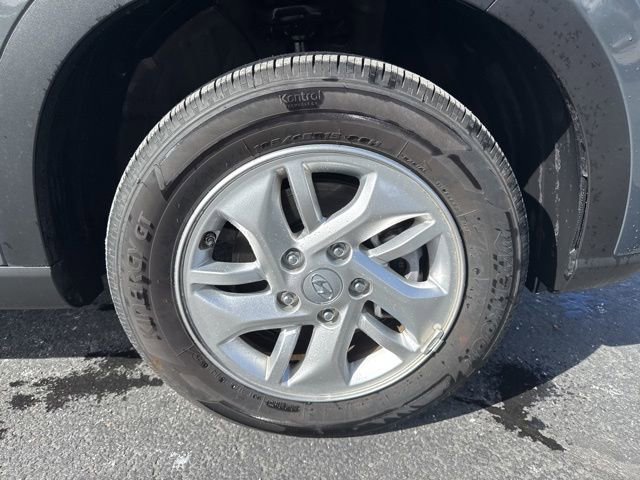 Used 2025 Hyundai Venue SE image 9