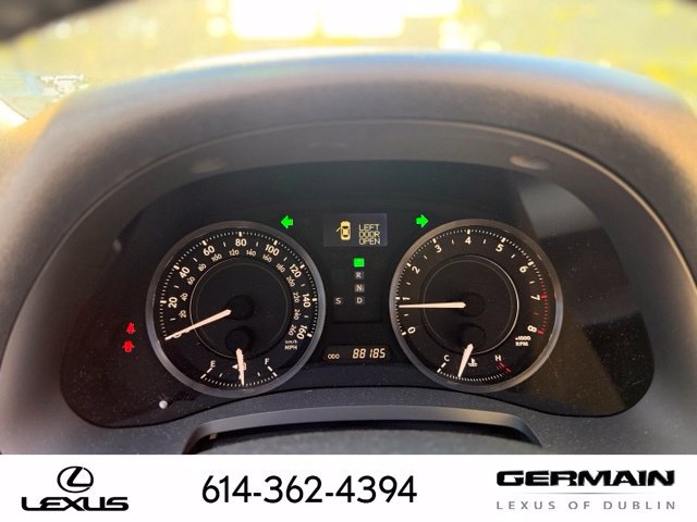 Used 2010 Lexus IS 350C w/ Luxury Pkg RWD image 7