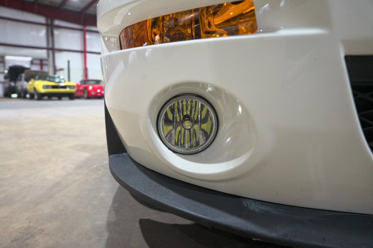 Used 2008 Ford Mustang Shelby GT500 RWD image 32