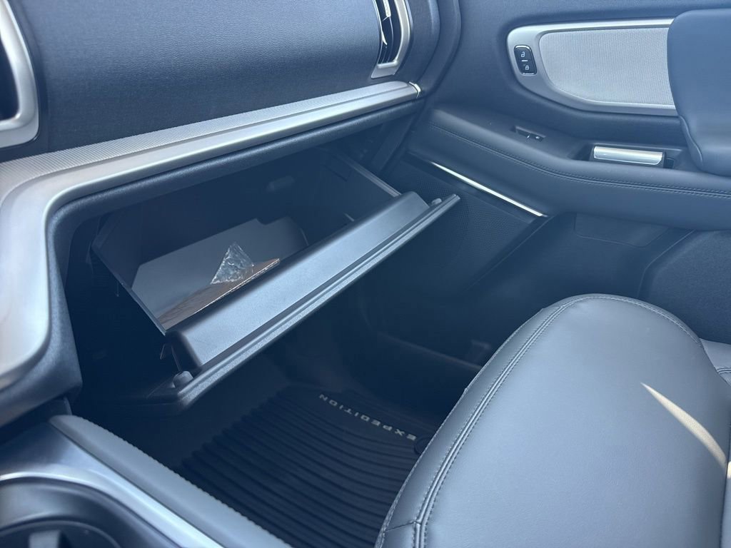 New 2026 Ford Expedition Active image 42