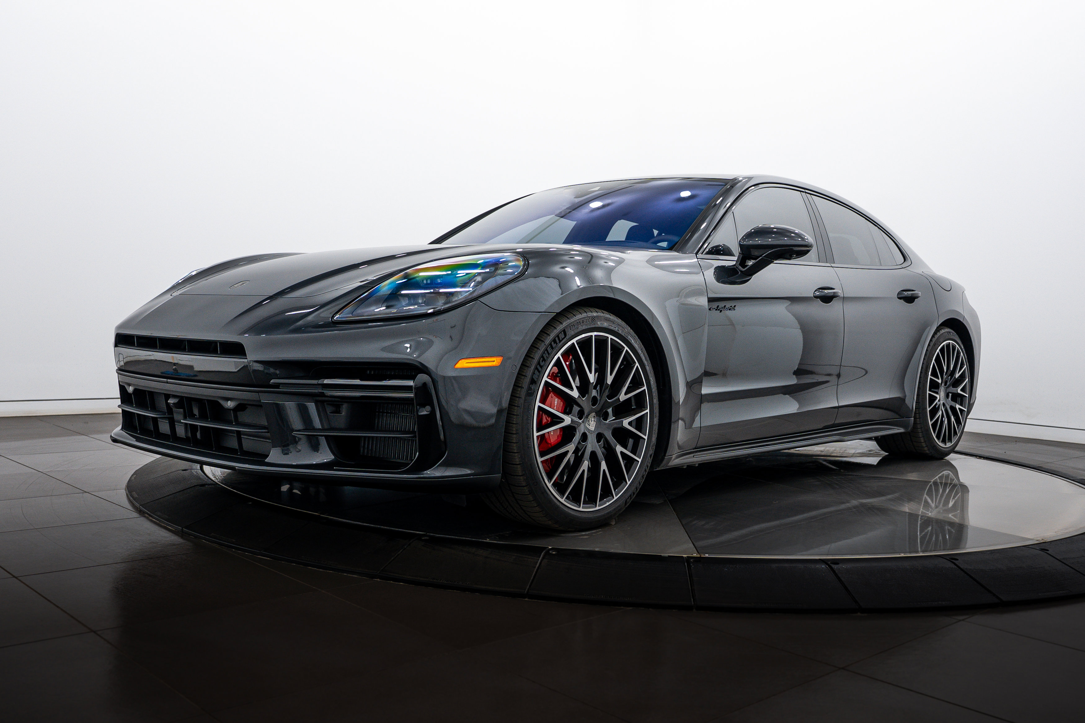 New 2026 Porsche Panamera Turbo image 1