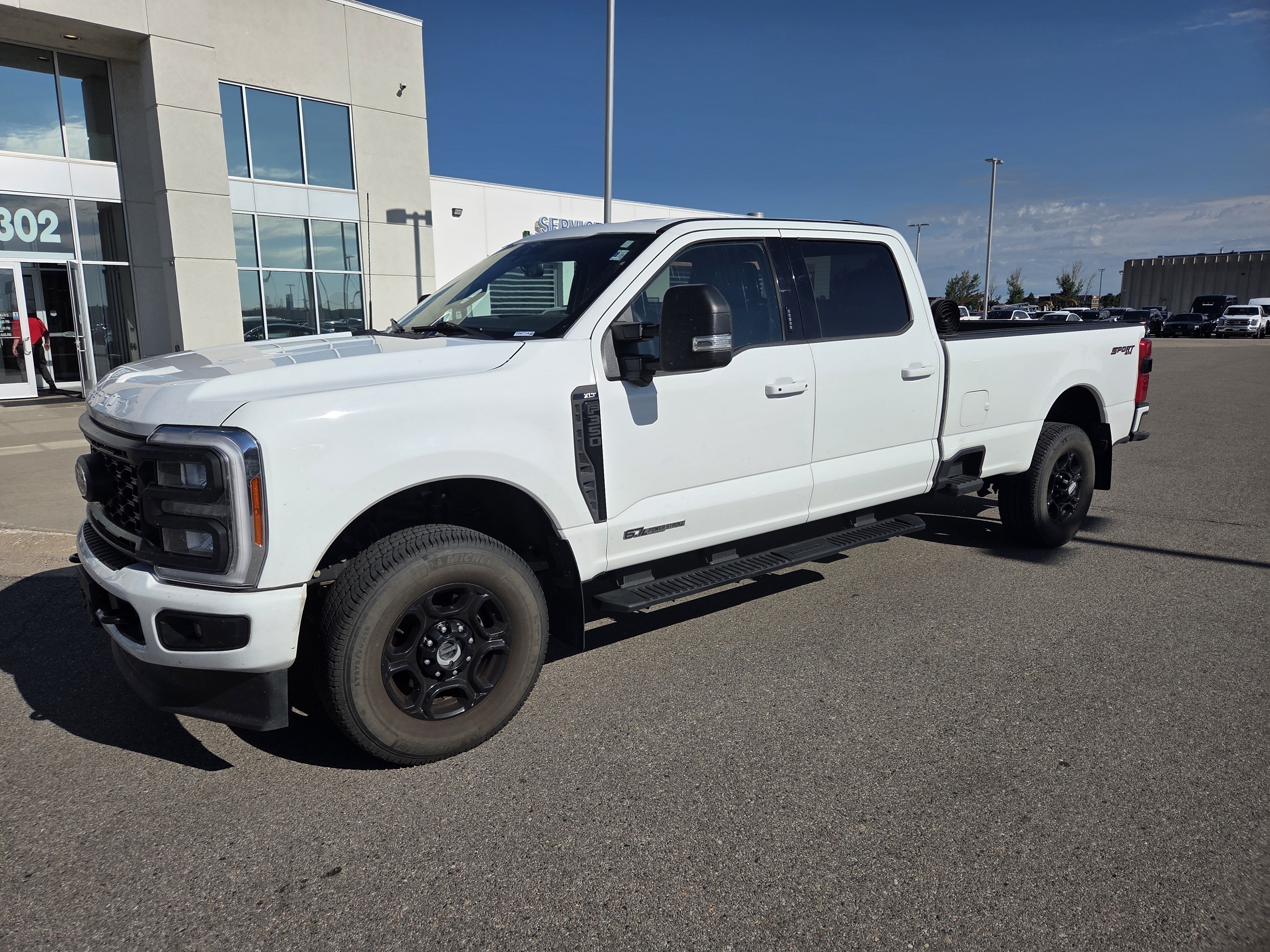 Used 2023 Ford F350 XLT w/ XLT Premium Package AWD/4WD video 2