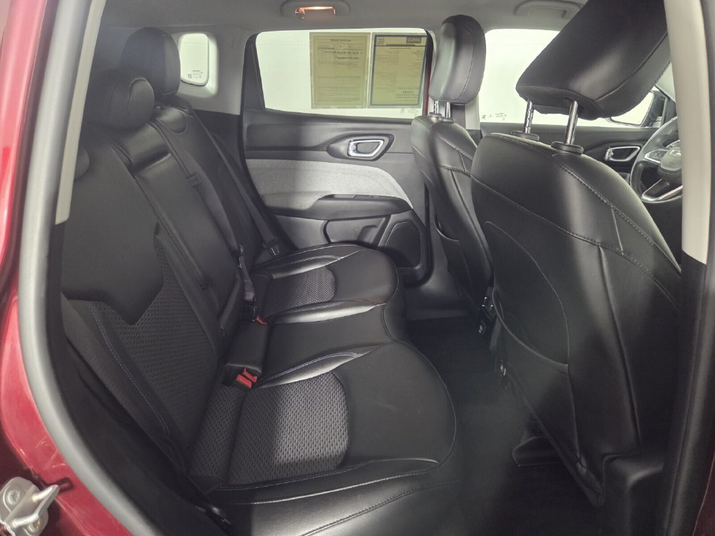 Used 2022 Jeep Compass Latitude AWD/4WD image 29