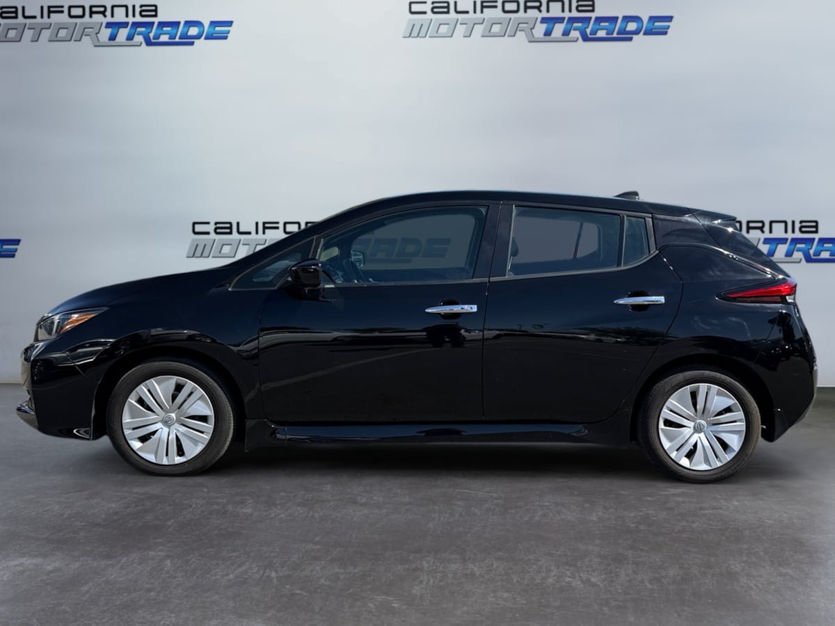 Used 2025 Nissan Leaf S FWD image 8