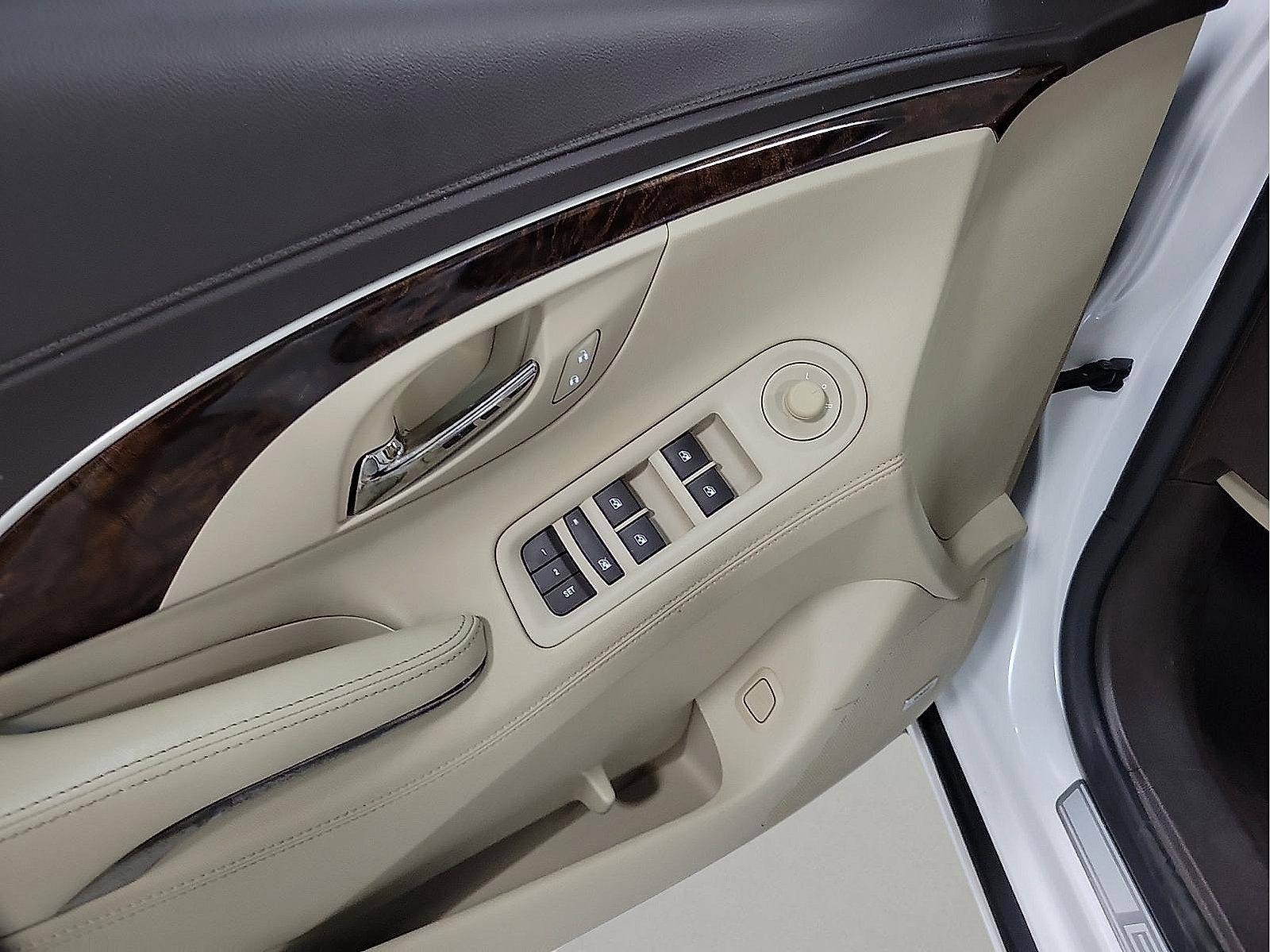 Used 2016 Buick LaCrosse Premium w/ Driver Confidence Package #1 FWD image 10