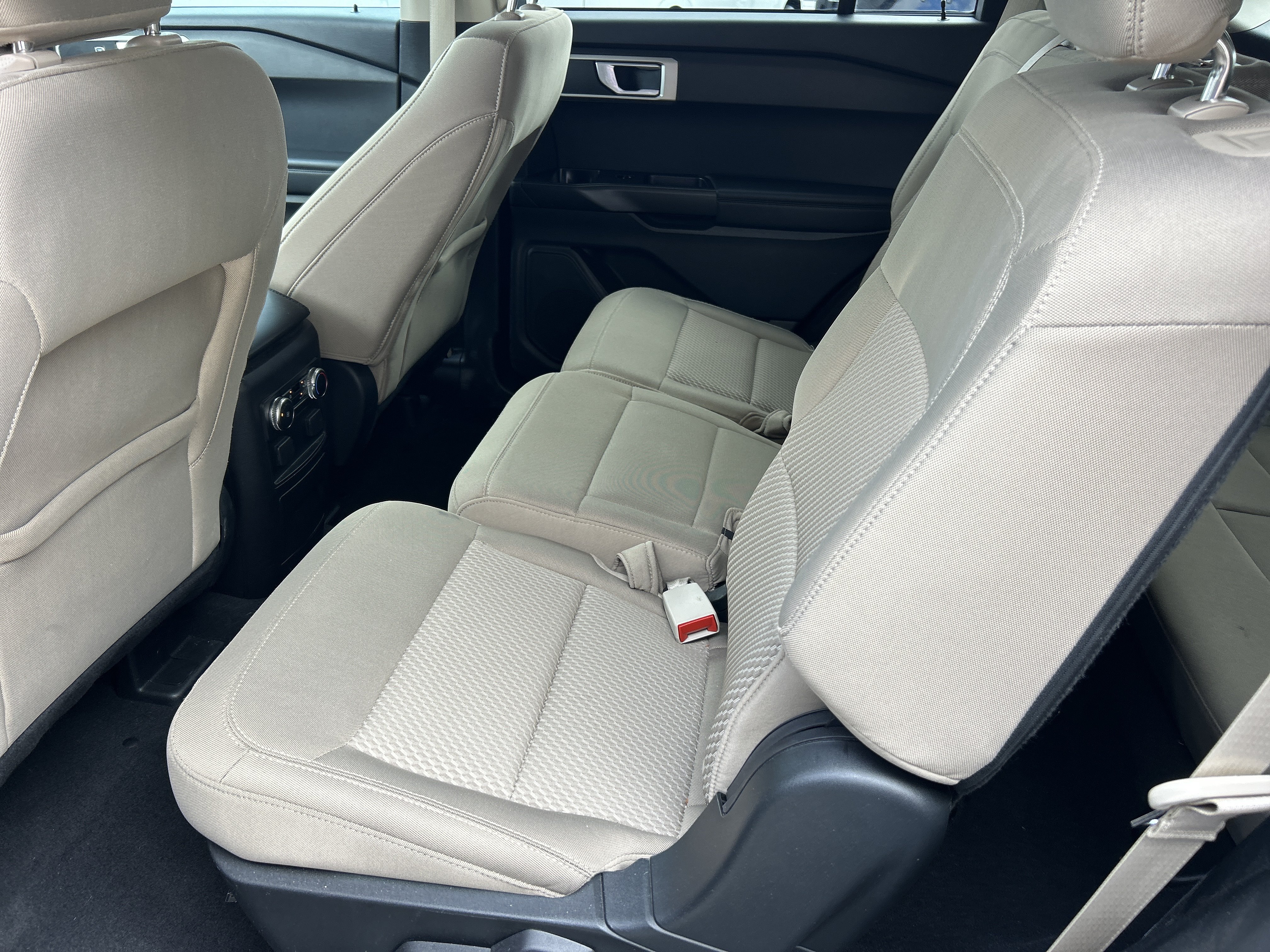 Used 2023 Ford Explorer 4WD image 11