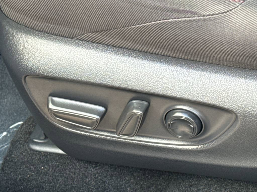 Used 2023 Toyota RAV4 SE image 46