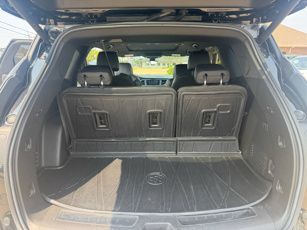 Used 2022 Buick Enclave Avenir w/ Avenir Technology Package FWD image 21