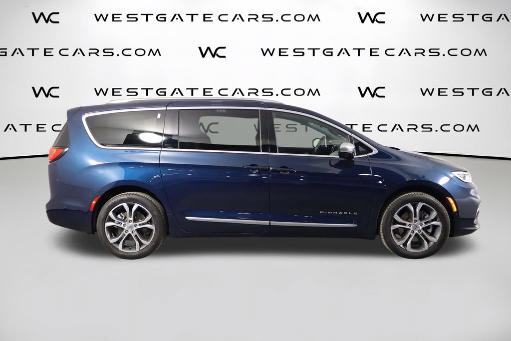 Used 2025 Chrysler Pacifica Pinnacle w/ Trailer Tow Group AWD/4WD image 50