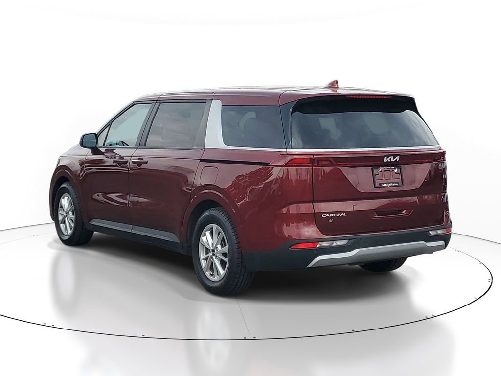 Used 2024 Kia Carnival LX FWD image 3