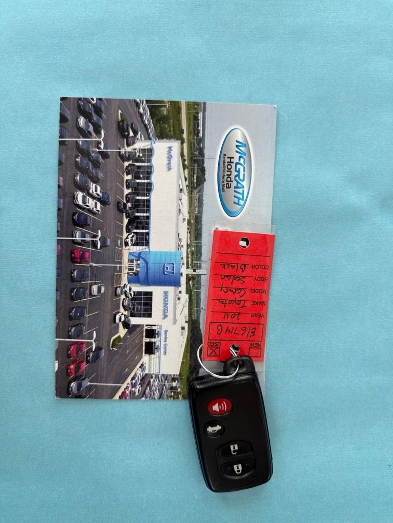 Used 2011 Toyota Camry SE w/ Sport Leather Pkg FWD image 4