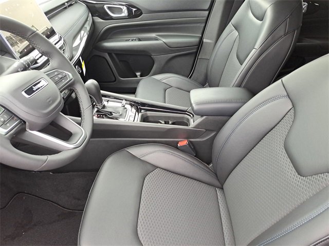 New 2026 Jeep Compass Latitude image 12