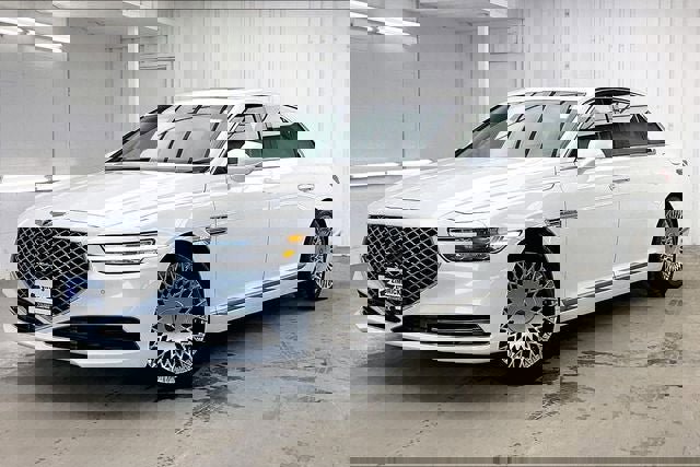 Used 2021 Genesis G90 3.3T Premium image 2