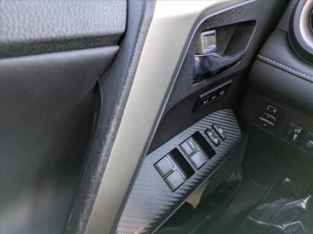 Used 2015 Toyota RAV4 Limited image 18