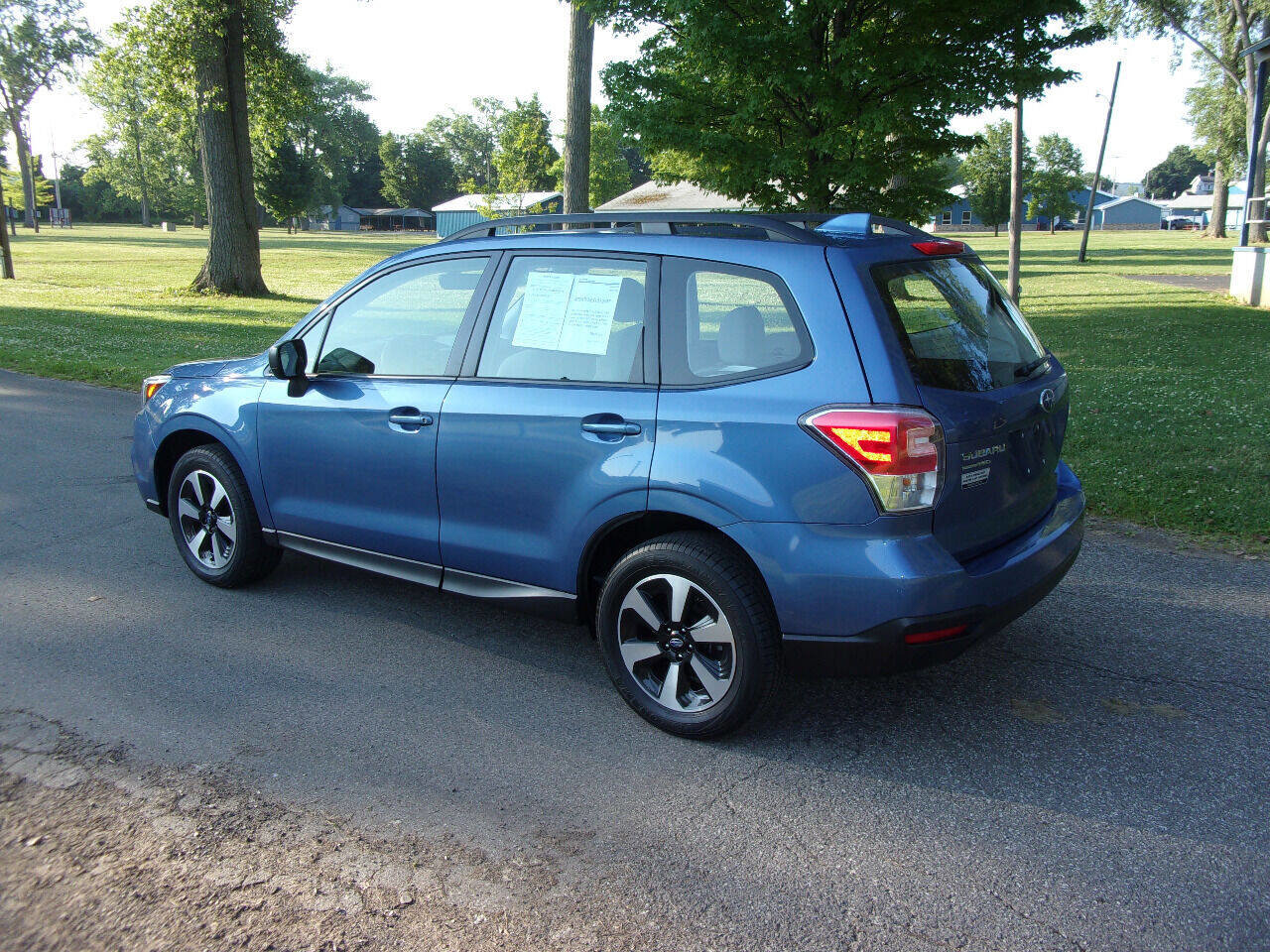 Used 2017 Subaru Forester 2.5i w/ Alloy Wheel Package image 8