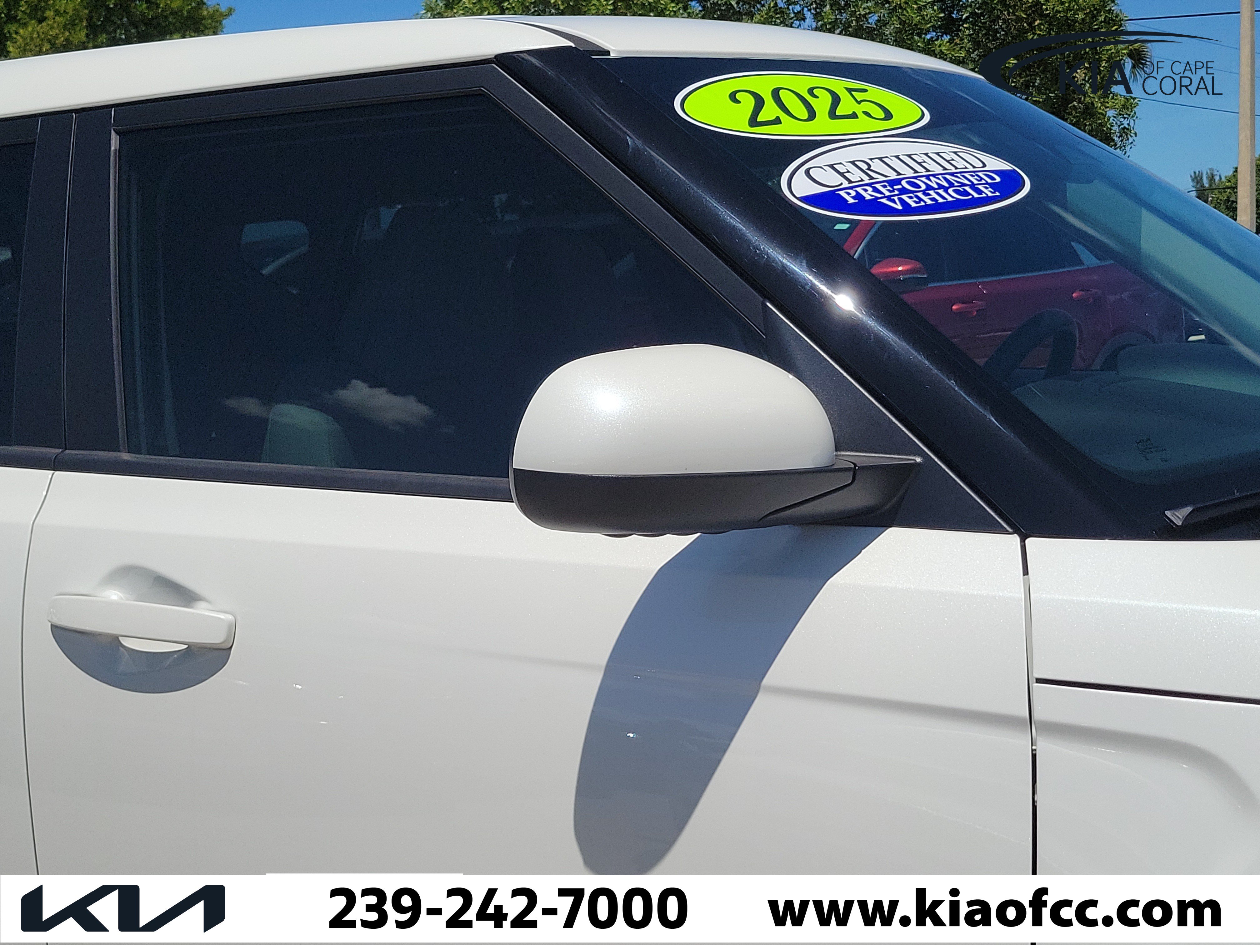 Used 2025 Kia Soul LX FWD image 8