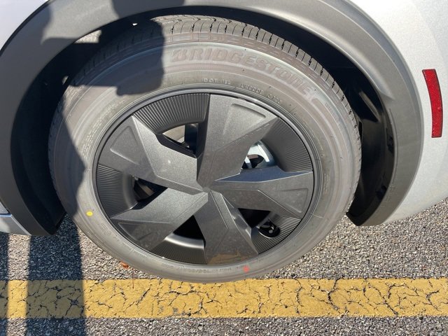 New 2026 Toyota Prius Plug-In Hybrid image 8