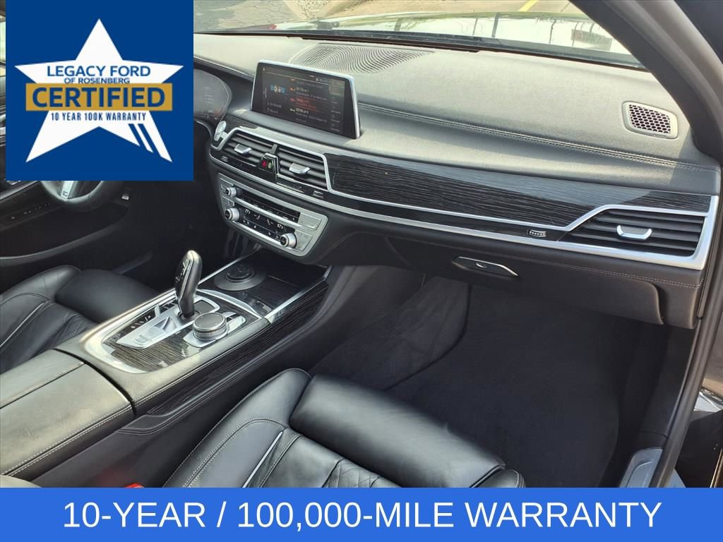 Used 2021 BMW 740i w/ M Sport Package RWD image 31