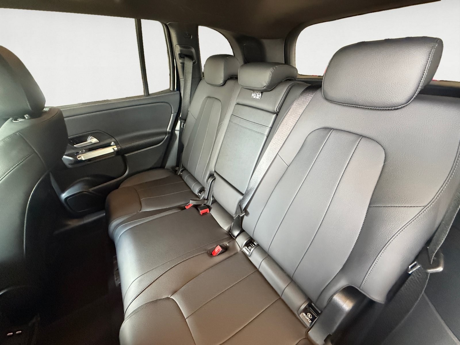 Used 2025 Mercedes-Benz GLB 250 image 13
