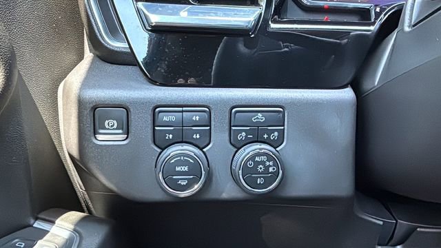 Used 2024 Chevrolet Silverado 1500 LT Trail Boss w/ Protection Package image 21