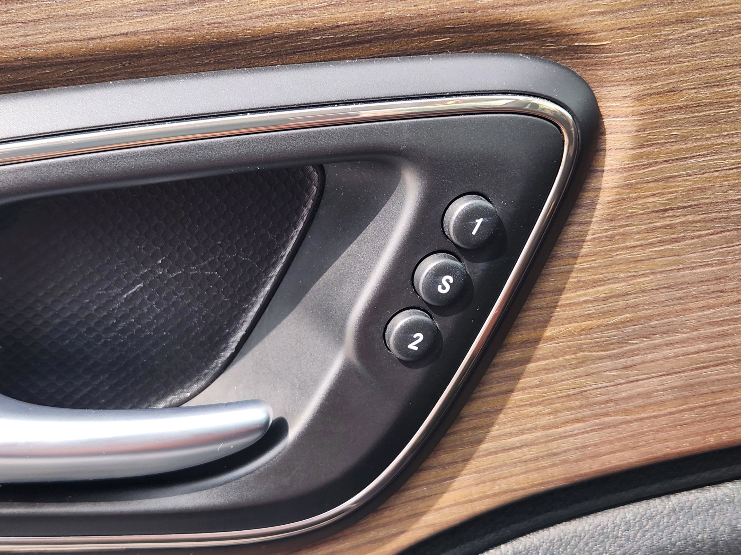 Used 2016 Chrysler 200 C w/ Premium Group image 20