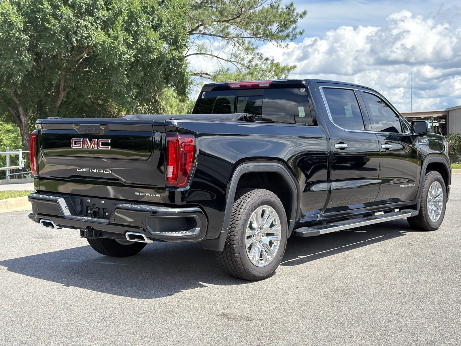 Used 2025 GMC Sierra 1500 Denali AWD/4WD image 12
