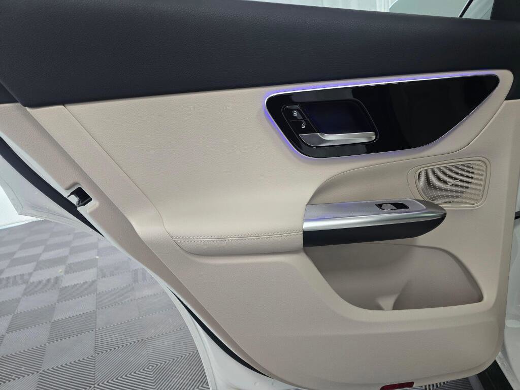 New 2026 Mercedes-Benz GLC 300 4MATIC image 19