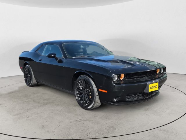 Used 2018 Dodge Challenger R/T Plus RWD image 3