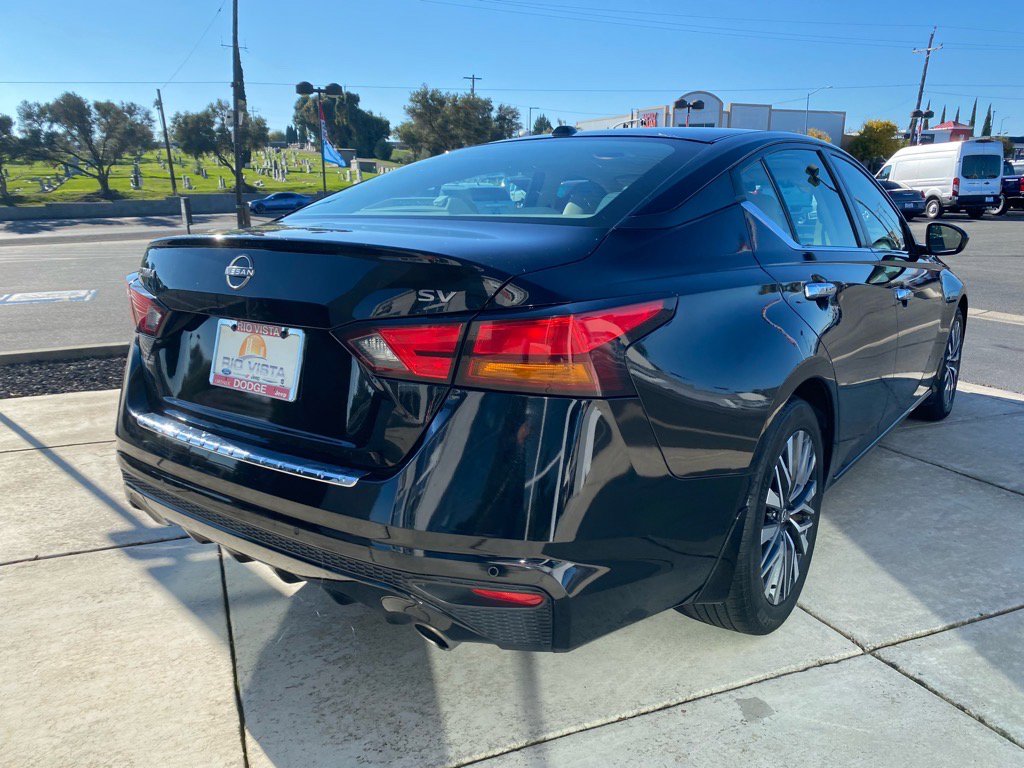 Used 2023 Nissan Altima 2.5 SV w/ SV Premium Package image 8