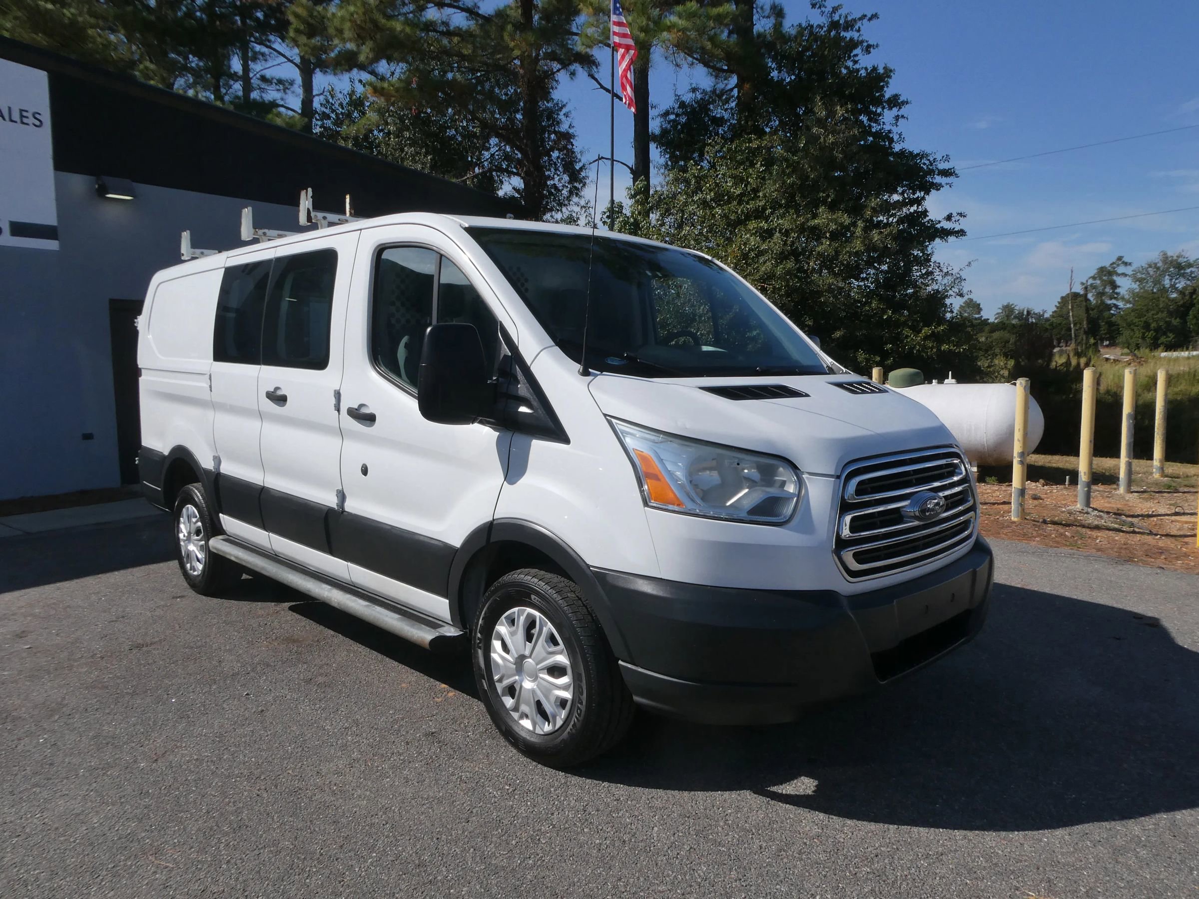 Used 2016 Ford Transit 250 130 Low Roof w/ Exterior Upgrade Package image 3
