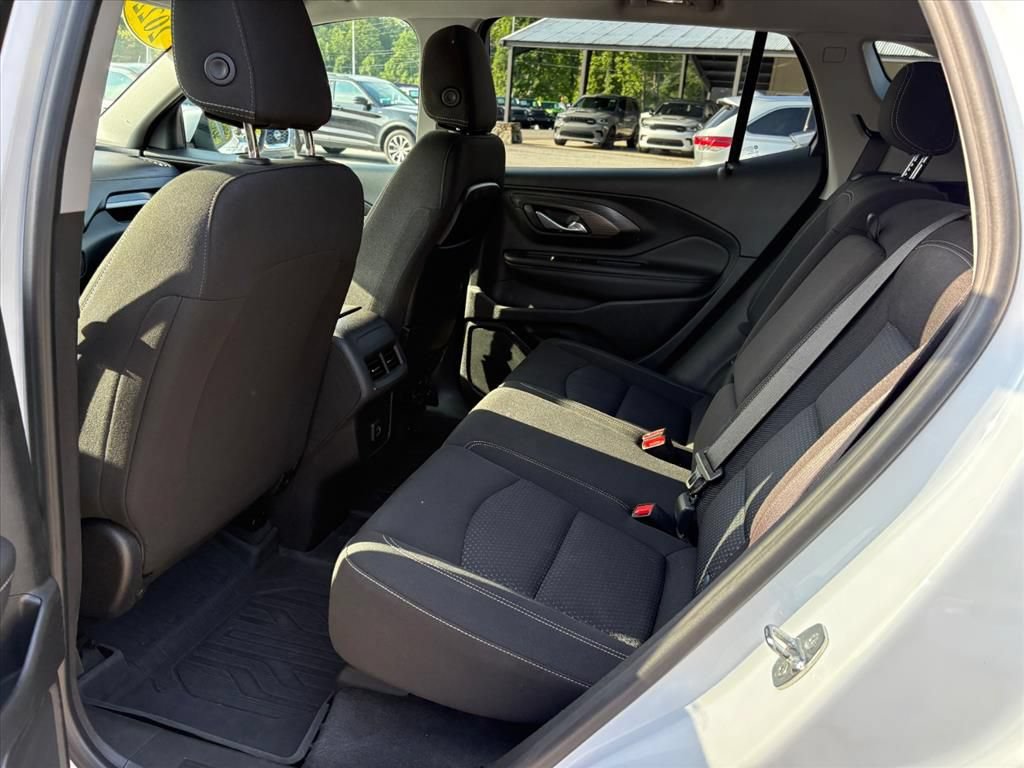 Used 2022 GMC Terrain SLE w/ Driver Convenience Package FWD image 21