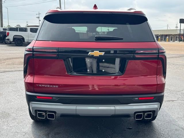 Used 2025 Chevrolet Traverse LT w/ Driver Confidence Package FWD image 4
